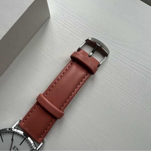 Watch - Picture 5 of 8